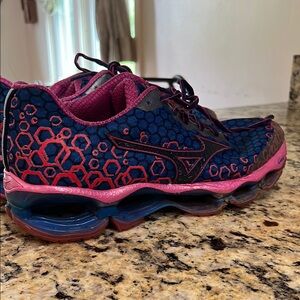 Mizuno Women's Hexagon Pattern Athletic Shoes - Blue and Pink